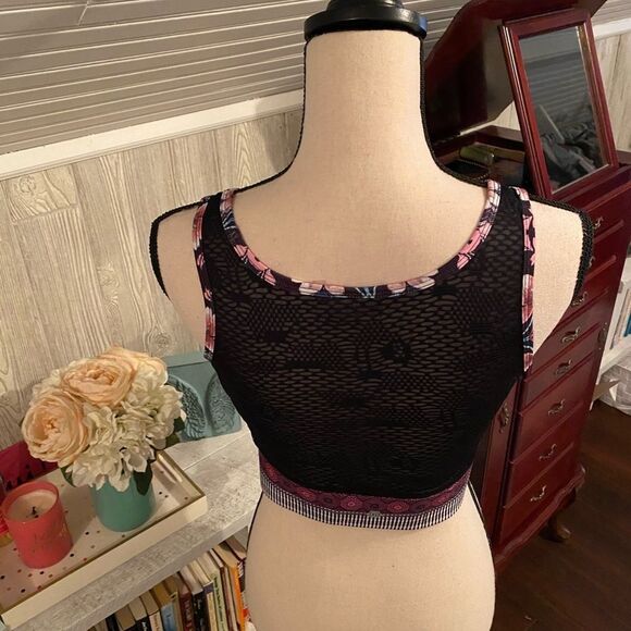 *Nanette Lepore* Workout Top Sz M Pink BlkLace - Picture 5 of 7